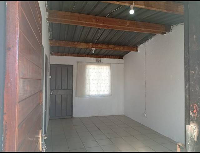 1 BEDROOM PROPERTY TO RENT IN ZONKIZIZWE